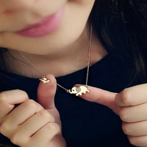 Gold Rhinestone Mommy and Baby Elephant necklace - Picture 5 of 6